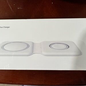 Apple MagSafe Duo Charger - White